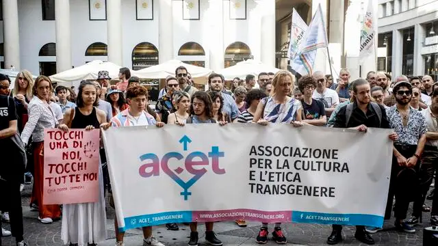 Manifestazione in sostegno di Bruna la trans picchiata dalla polizia locale a Milano, 28 maggio 2023.ANSA/MOURAD BALTI TOUATI