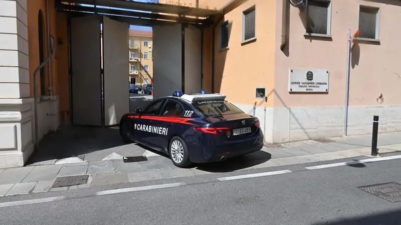 Il comando provinciale dei Carabinieri in piazza Tebaldo Brusato - Foto Gabriele Strada/Neg © www.giornaledibrescia.it