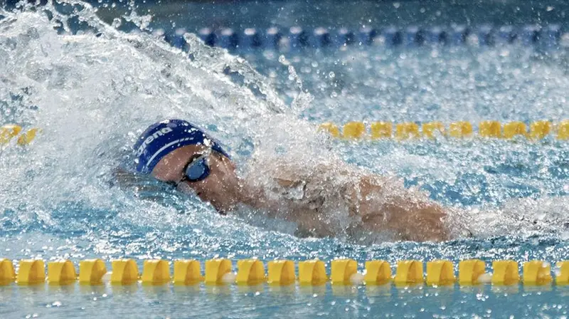 Federico Bicelli in vasca © www.giornaledibrescia.it