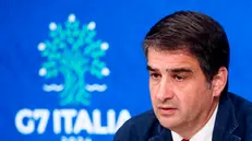 Il ministro degli Affari Europei, Politiche di Coesione e Pnrr Raffaele Fitto durante la conferenza stampa sullo stato di attuazione del Pnrr presso la sala stampa di Palazzo Chigi, Roma, 02 luglio 2024. ANSA/ANGELO CARCONI