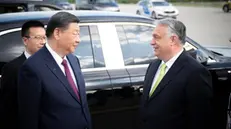 epa11331783 A handout photo made available by the Hungarian Prime Minister's Press Office shows Chinese President Xi Jinping (L) bids farewell to Hungarian Prime Minister Viktor Orban (R) at the Liszt Ferenc International Airport in Budapest, Hungary, 10 May 2024. EPA/VIVIEN CHER BENKO/HUNGARIAN PRIME MINISTER PRESS OFFICE/HANDOUT HUNGARY OUT HANDOUT EDITORIAL USE ONLY/NO SALES HANDOUT EDITORIAL USE ONLY/NO SALES