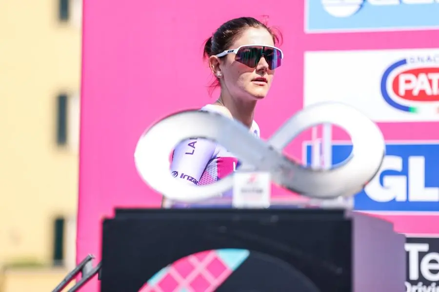 Giro d'Italia Women, la partenza della seconda tappa da Sirmione
