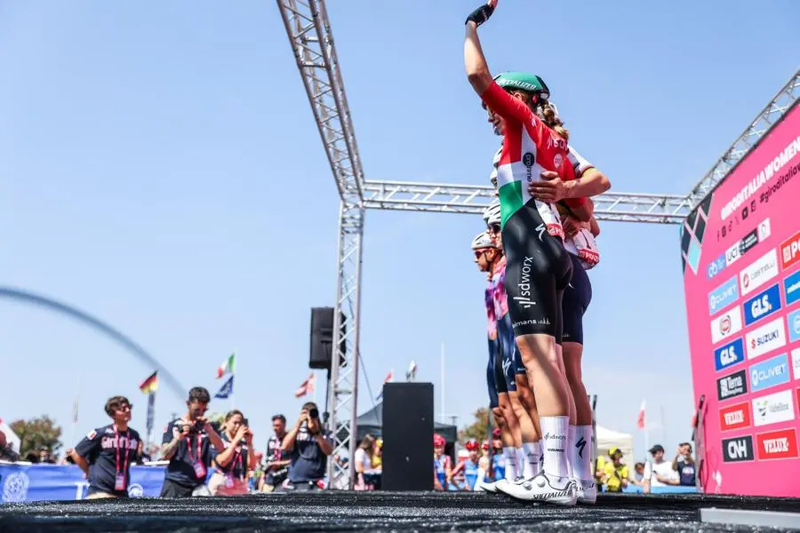 Giro d'Italia Women, la partenza della seconda tappa da Sirmione
