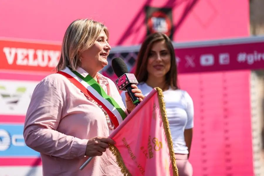Giro d'Italia Women, la partenza della seconda tappa da Sirmione