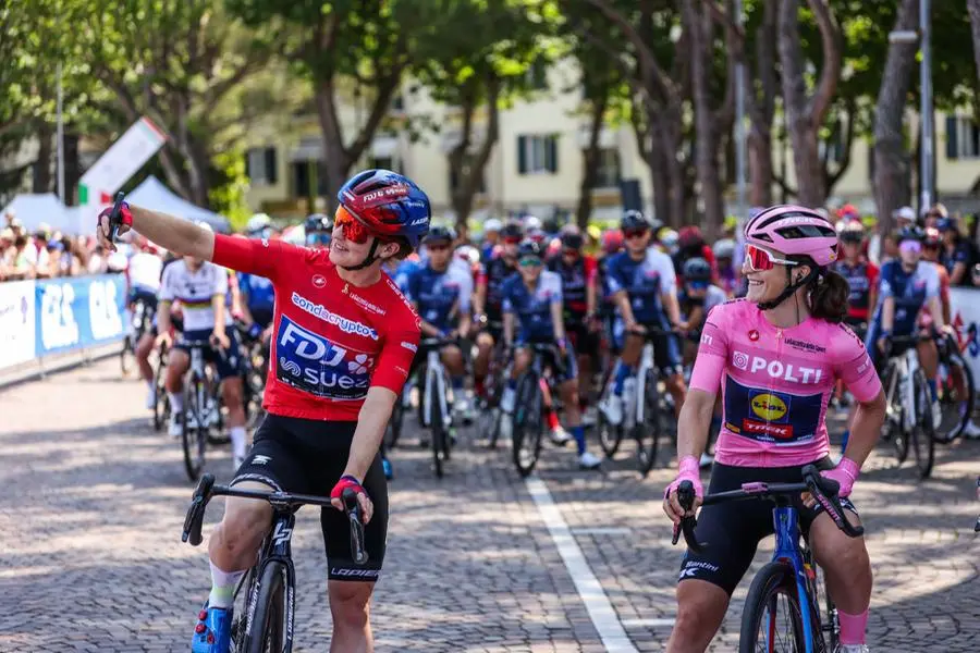 Giro d'Italia Women, la partenza della seconda tappa da Sirmione
