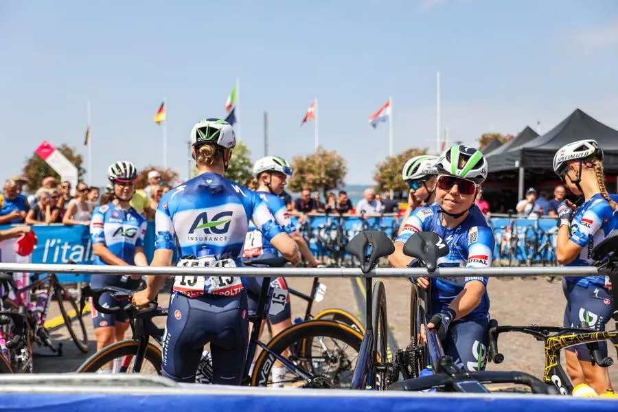 Giro d'Italia Women, la partenza della seconda tappa da Sirmione