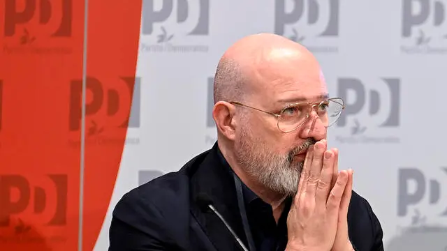 Stefano Bonaccini durante la Direzione Nazionale del Partito Democratico a Roma, 21 aprile 2024. ANSA/RICCARDO ANTIMIANI