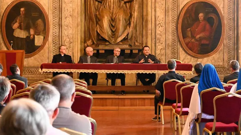 La conferenza stampa per comunicare la svolta del Vaticano sulle Fontanelle - Foto Marco Ortogni/Neg © www.giornaledibrescia.it