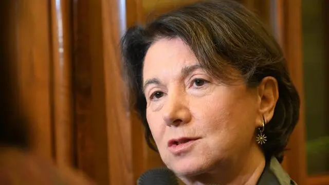 Il ministro della Famiglia, Eugenia Roccella, nel corso della conferenza stampa organizzata da Azione per presentare delle iniziative contro la violenza sulle donne presso la Sala Koch al Senato. Roma, 22 novembre 2023. ANSA/CLAUDIO PERI