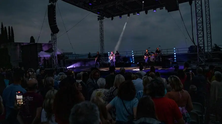 Jack Savoretti sul palco del Vittoriale per Tener-a-mente