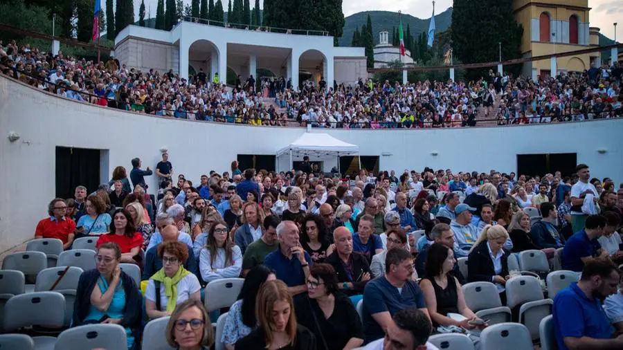 Jack Savoretti sul palco del Vittoriale per Tener-a-mente