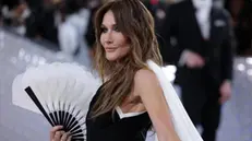 epa10603454 Carla Bruni arrives on the carpet for the 2023 Met Gala, the annual benefit for the Metropolitan Museum of Art's Costume Institute, in New York, New York, USA, 01 May 2023. The theme of this year's event is the Met Costume Institute's exhibition, 'Karl Lagerfeld: A Line of Beauty.' EPA/JUSTIN LANE