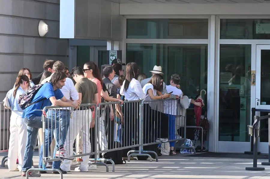 Strage di Erba, l'ingresso dei legali e di Azouz Marzouk