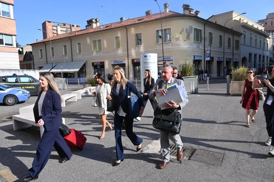 Strage di Erba, l'ingresso dei legali e di Azouz Marzouk