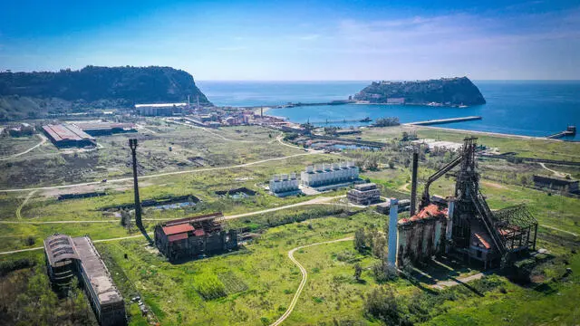Illustrato oggi, nel corso di una conferenza stampa tenuta dal commissario per la bonifica di Bagnoli Floro Flores, lo stato dei lavori dell'ex area Itasider. Napoli 30 Marzo 2021. ANSA/CESARE ABBATE