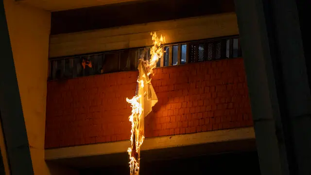 Protesta nel carcere di Sollicciano, appiccate le fiamme in due sezioni. Probabile causa il suicidio di un 20enne. Firenze, 5 Luglio 2024 ANSA/CLAUDIO GIOVANNINI