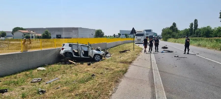 Incidente frontale tra auto e camion a Montichiari