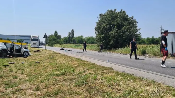 Incidente frontale tra auto e camion a Montichiari