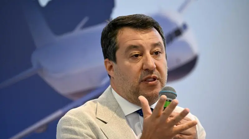 Il ministro Matteo Salvini all'inaugurazione dell'aeroporto di Salerno - Foto Ansa/Massimo Pica © www.giornaledibrescia.it