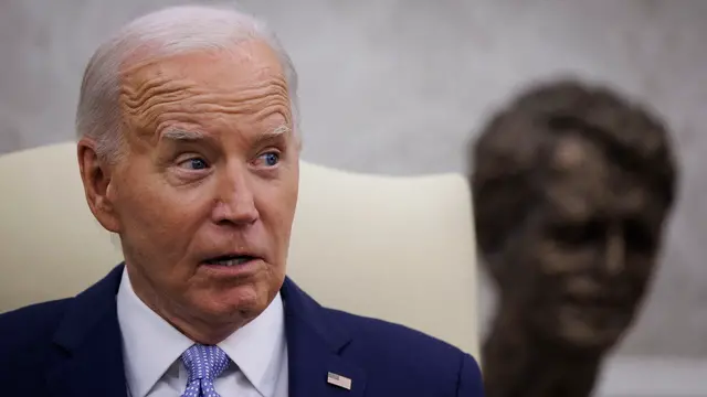 epa11471649 US President Joe Biden speaks during a bilateral meeting with UK Prime Minister Keir Starmer at the Oval Office of the White House in Washington, DC, USA, 10 July 2024. Starmer stated he would publish a roadmap showing how the UK would spend 2.5 percent of its gross domestic product on defense as the prime minister faced calls from the British military and allies abroad to clarify his policy ahead of this week's NATO summit in Washington. EPA/TING SHEN / POOL