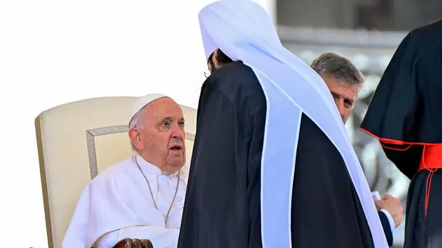 Pope Francis (L) with the Metropolitan Antony of Volokolamsk (R), Chairman of the Department for External Church Relations of the Moscow Patriarchate, during his weekly general audience in Saint Peter's Square, Vatican City, 3 May 2023. ANSA/RICCARDO ANTIMIANI