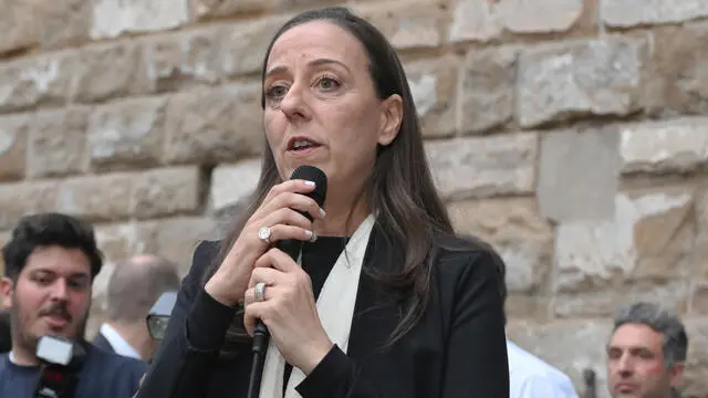 La Candidata a Sindaco dio Firenze Sara Funaro ringrazia i propri elettori e sostenitori sull’arengario di Palazzo Vecchio Firenze 24 Giugno 2024 ANSA/CLAUDIO GIOVANNINI