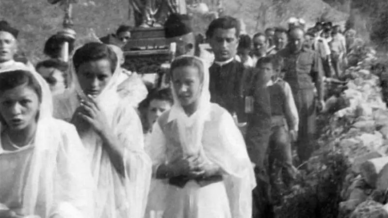 La processione del 1924 per l'incoronazione della Madonna della Ceriola a Monte Isola