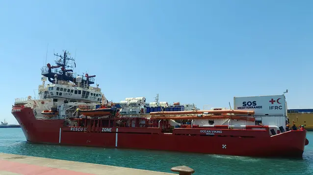 Nave Ocean Viking a porto Marina di Carrara