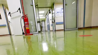 Il Pronto Soccorso dell'ospedale San Giovanni Bosco di Napoli chiuso per la mancanza di medici di emergenza-urgenza. Oggi, come comunicato dal direttore generale dell'Asl Napoli 1 Ciro Verdoliva, e' scaduto il bando di assunzione che ha ricevuto una sola domanda di ammissione. Le immagini delle sale deserte stridono con quelle viste nei giorni scorsi del pronto soccorso sovraffollato al Cardarelli. 11 maggio 2022. ANSA / CIRO FUSCO