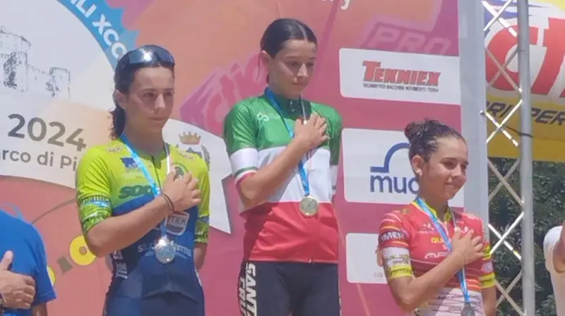 Mariachiara Signorelli sul gradino più alto del podio a Gorizia - © www.giornaledibrescia.it