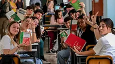 Studenti e studentesse dell' Istituto ' Mario Pagano' di Napoli impegnati nella prima prova dell' esame di maturità , 19 giugno 2024 ANSA / CIRO FUSCO