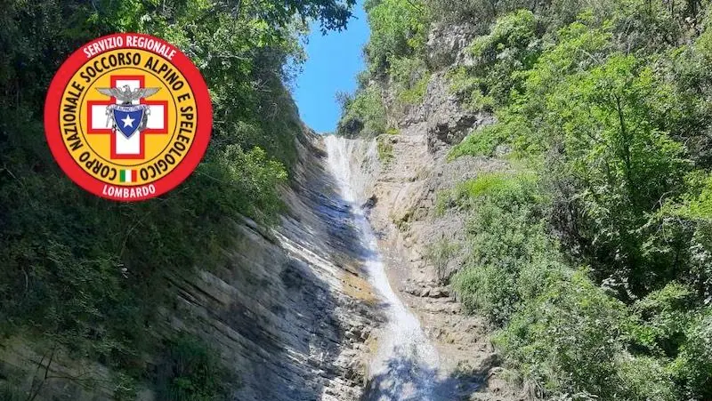 La cascata dalla quale è precipitato l'uomo - Foto Cnsas © www.giornaledibrescia.it