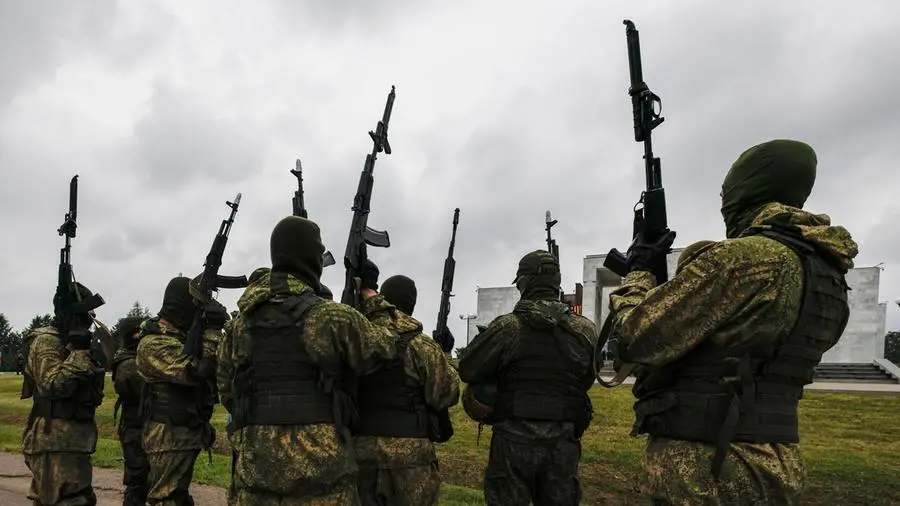 Soldati russi pronti per un'azione militare in Ucraina - Foto Ansa/Epa/Sergei Ilnitsky © www.giornaledibrescia.it