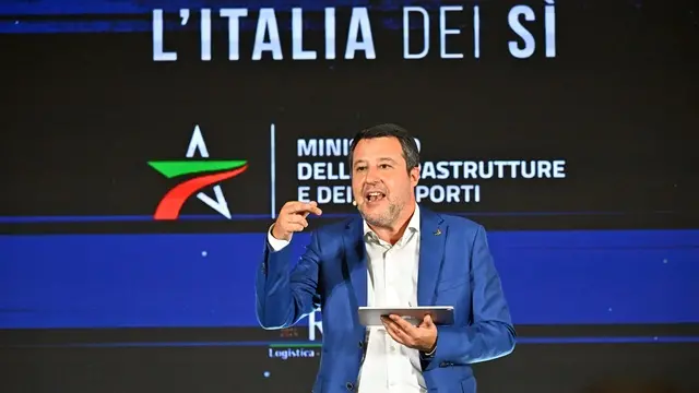 Il ministro dell einfrastrutture Matteo Salvini, durante il convegno '2023-2032 L'Italia del Si, progetti e grandi opere'. Genova, 15 luglio 2024. ANSA/LUCA ZENNARO