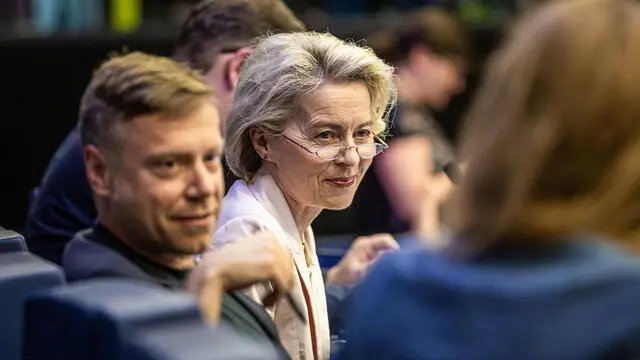 epa11480169 European Commission President Ursula von der Leyen (C) attends a meeting of the Confederal Group of the European United Left - Nordic Green Left with member Martin Schirdewan (L) at the European Parliament in Strasbourg, France, 15 July 2024. The first plenary session of the new European Parliament takes place from 16 to 19 July 2024. EPA/CHRISTOPHE PETIT TESSON