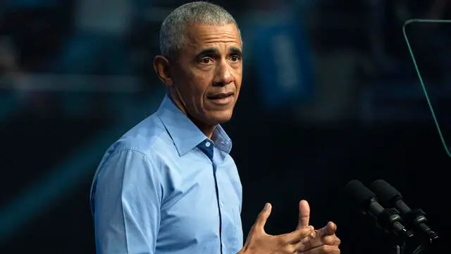 epa10289108 Former US President Barack Obama speaks at a rally in Philadelphia, Pennsylvania, USA, 05 November 2022. The US midterm elections are held every four years at the midpoint of each presidential term and this year include elections for all 435 seats in the House of Representatives, 35 of the 100 seats in the Senate and 36 of the 50 state governors as well as numerous other local seats and ballot issues. EPA/WILL OLIVER