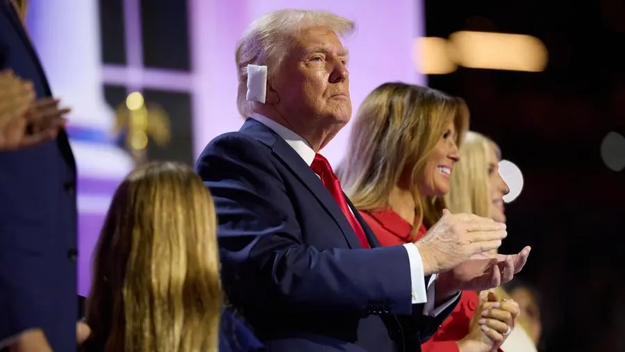 Trump alla convention nazionale dei repubblicani a Milwaukee - Foto Ansa/Epa/Allison Dinner © www.giornaledibrescia.it