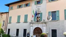Il municipio di San Felice del Benaco © www.giornaledibrescia.it