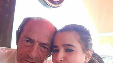 Maria Amatuzzo con il marito, Ernesto Favara in una foto tratta dal profilo Facebook della donna