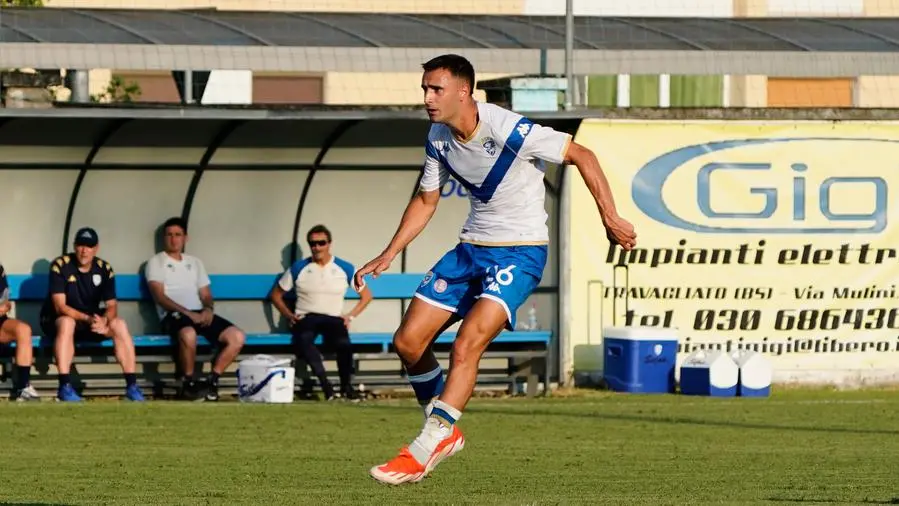 Massimo Bertagnoli segna durante l'amichevole del 20 luglio 2024 - Foto New Reporter Perteghella © www.giornaledibrescia.it