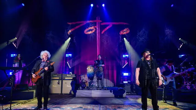 epa11489959 American rock band Toto performs during their concert at Veszpremfest festival in Veszprem, Hungary, 20 July 2024 (issued 21 July 2024). EPA/Tamas Vasvari HUNGARY OUT