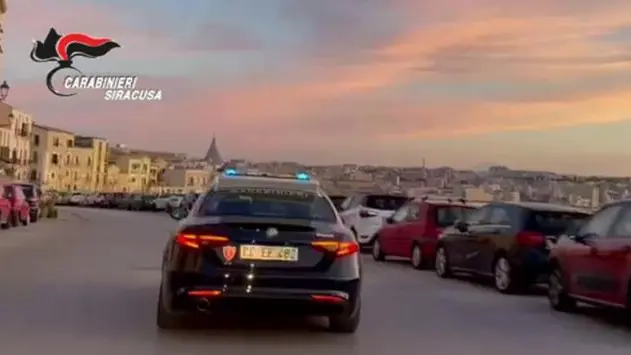 Pattuglia del nucleo Radiomobile dei Carabinieri di Siracusa a Ortigia