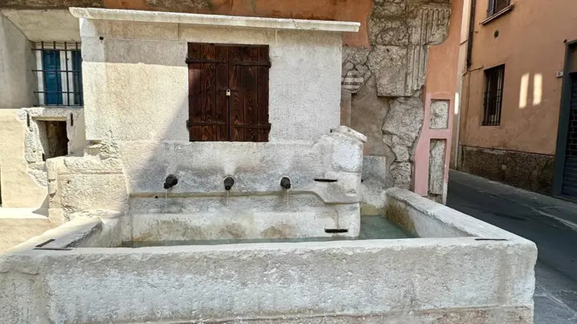 La fontana monumentale di piazzetta Giovanni Labus