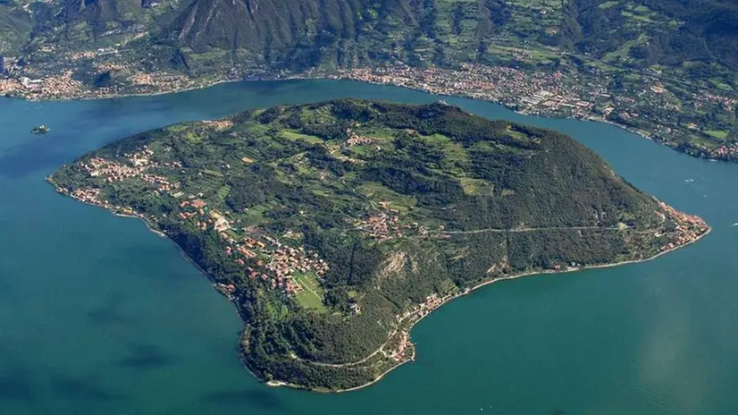 Una veduta di Montisola dall'alto