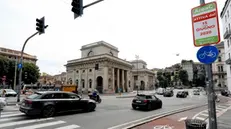 Riparte Area C per gli automobilisti, il varco di corso Venezia durante la fase 3 dell'emergenza Coronavirus a Milano, 15 giugno 2020.ANSA/Mourad Balti Touati