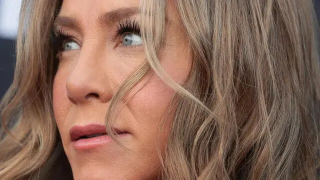 epa11078037 US actor Jennifer Aniston attends the 29th Critics Choice Awards at The Barker Hangar in Santa Monica, California, USA, 14 January 2024. EPA/ALLISON DINNER