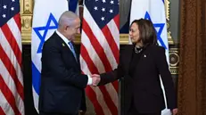 epa11496589 Israel Prime Minister Benjamin Netanyahu (L) shakes hands with US Vice President Kamala Harris (R) during a meeting in the Vice President's Ceremonial Office on the White House complex in Washington, DC, 25 July 2024. US President Joe Biden also hosted Israeli Prime Minister Netanyahu the day after Netanyahu delivered an address to a joint meeting of the US Congress. EPA/KENNY HOLSTON / POOL