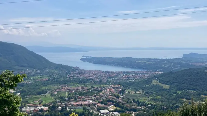 Dalla terrazza antistante la chiesa di San Filastrio a Berniga