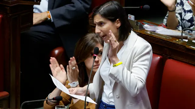 La segretaria del Partito Democratico, Elly Schlein durante le dichiarazioni di voto sul decreto sulle liste d'attesa, Roma 24 Luglio 2024. ANSA/FABIO FRUSTACI