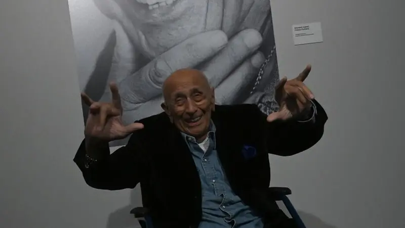 Franco Fontana scherza con il pubblico - New Reporter Favretto © www.giornaledibrescia.it